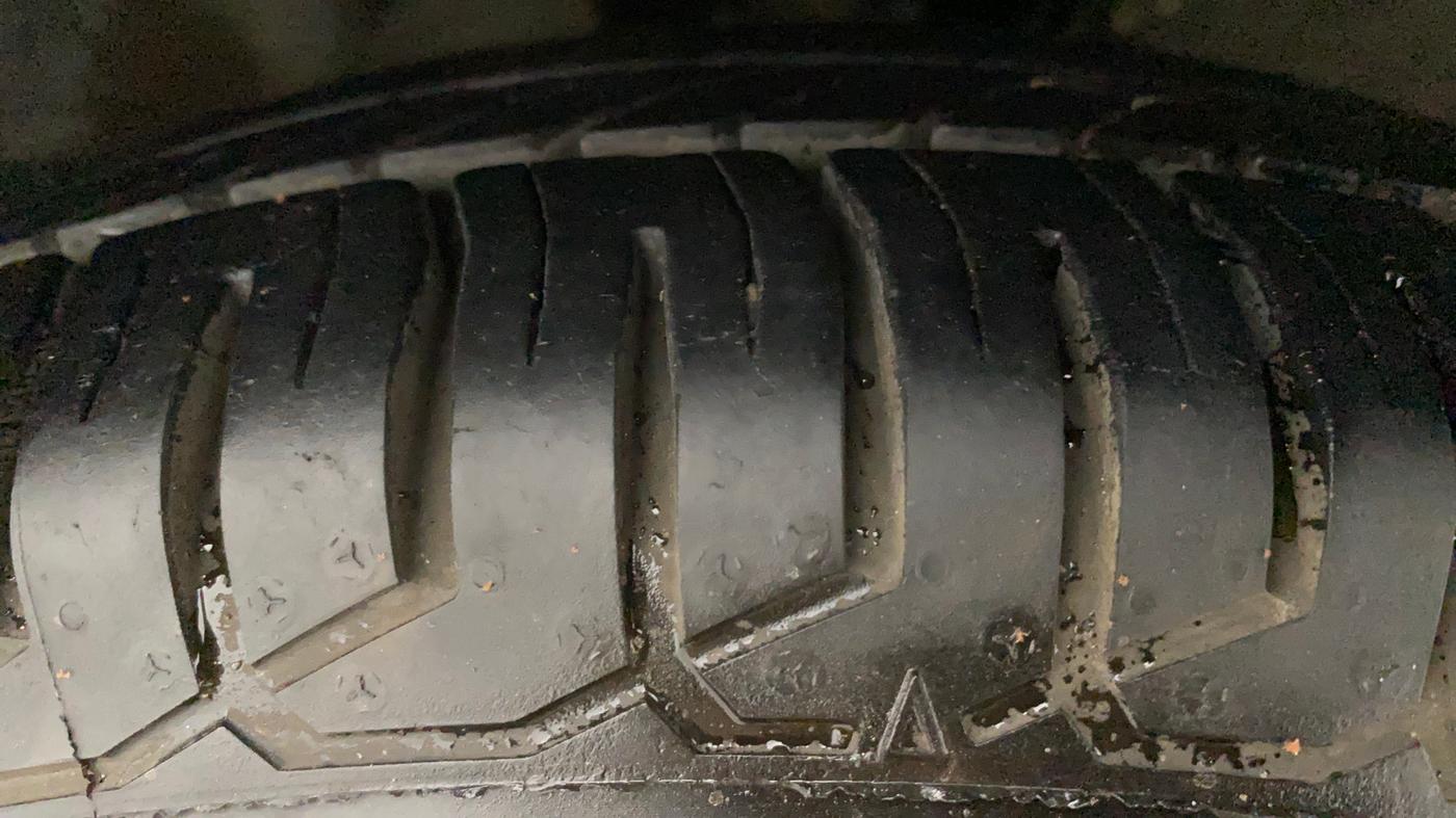 2011 Hyundai i10 MAGNA 1.2, Petrol, Manual, 60,320 km, Right Front Tyre Tread