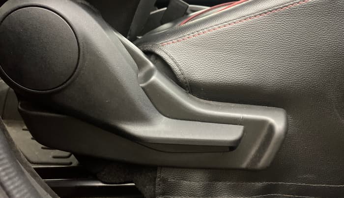 2025 Maruti Swift VXi, Petrol, Manual, 1,444 km, Driver Side Adjustment Panel