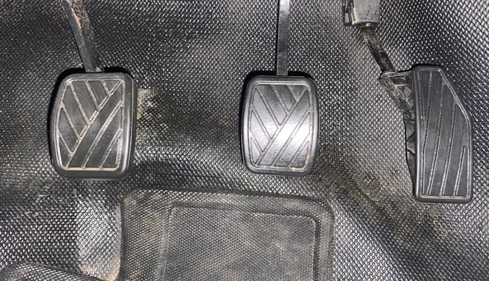 2025 Maruti Swift VXi, Petrol, Manual, 1,444 km, Pedals
