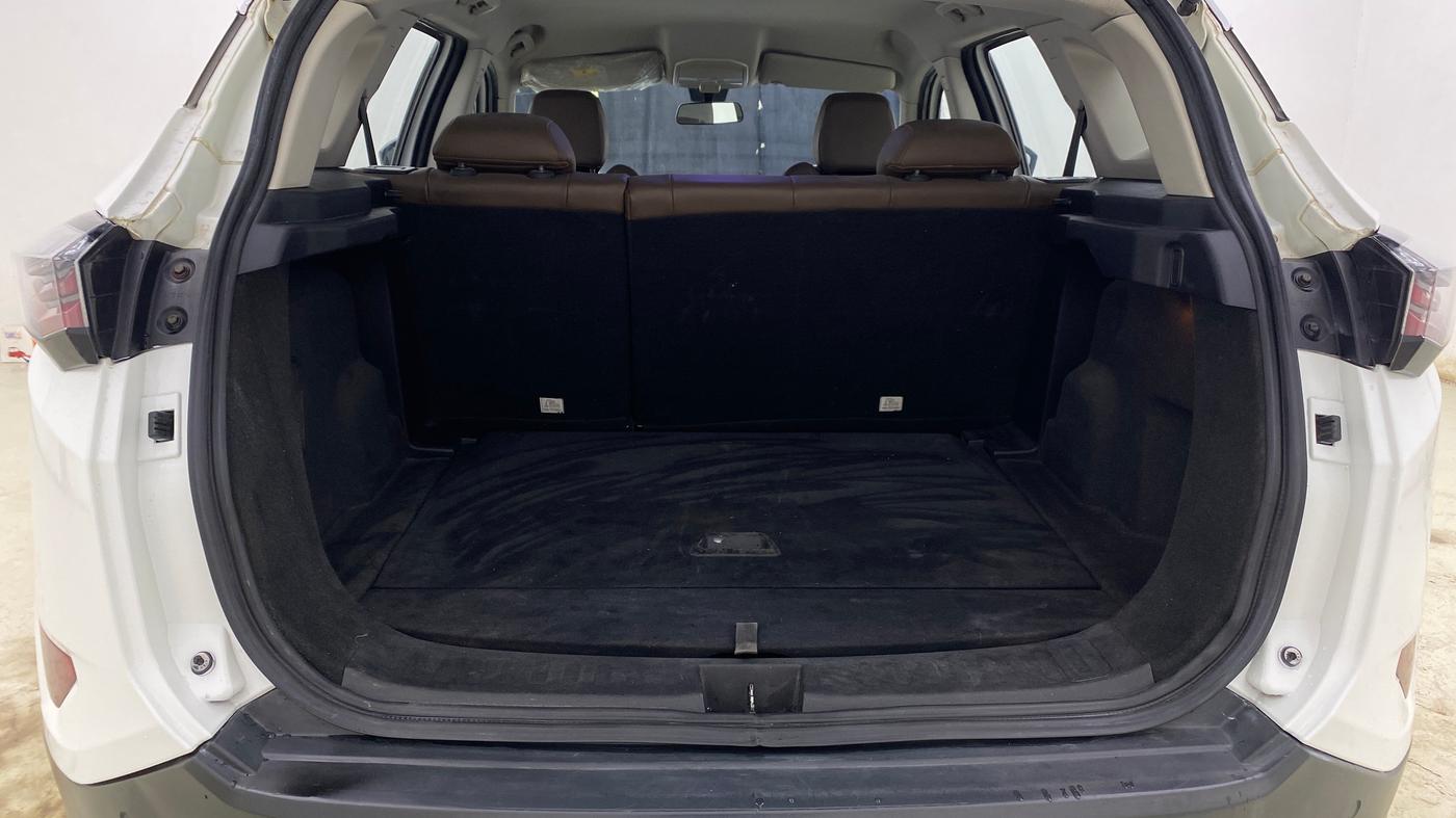 2020 Tata Harrier XZ 2.0L, Diesel, Manual, 76,170 km, Boot Inside