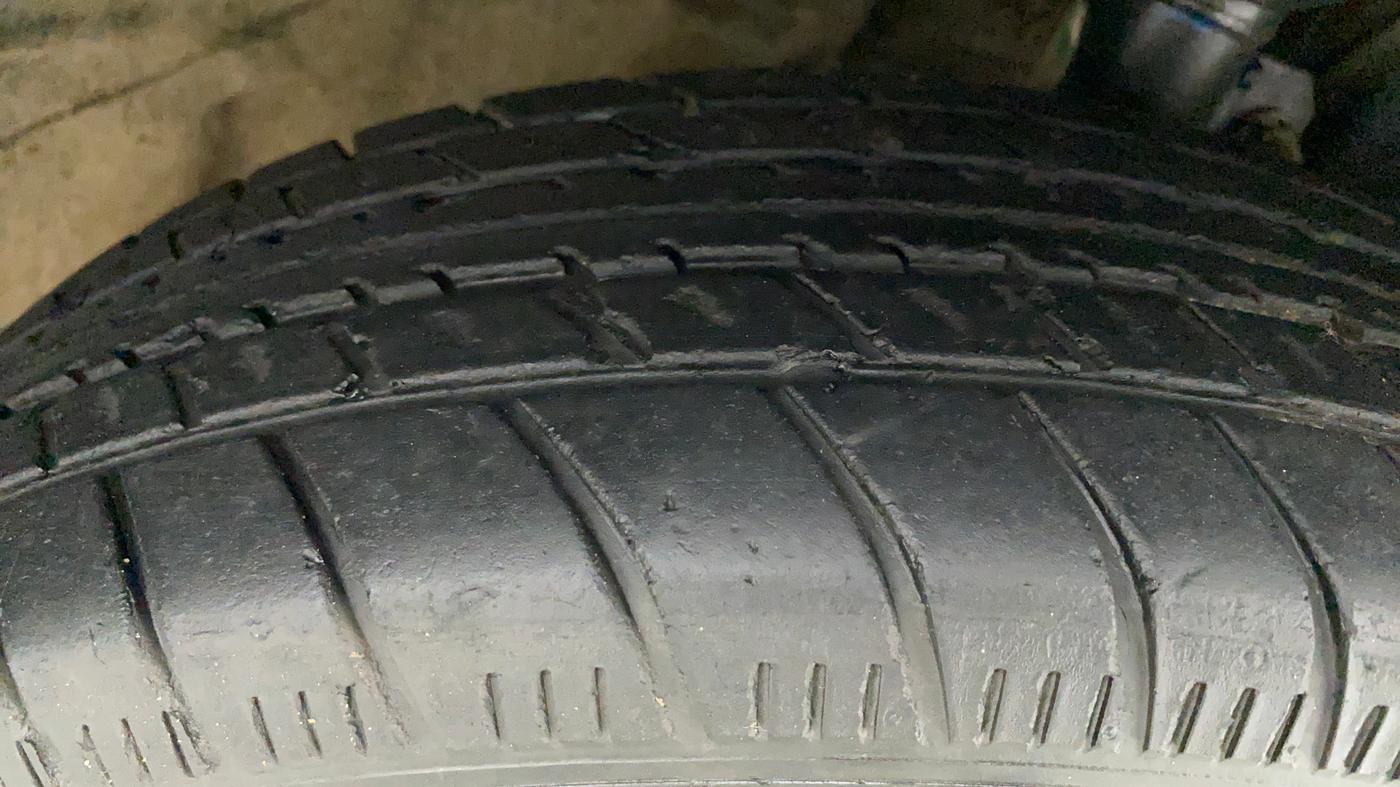 2019 Maruti New Wagon-R LXI CNG 1.0, CNG, Manual, 41,819 km, Right Front Tyre Tread