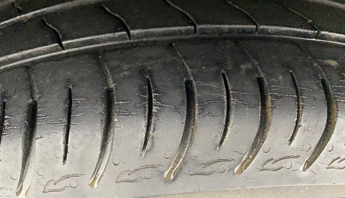 2020 Maruti Baleno DELTA PETROL 1.2, Petrol, Manual, 21,517 km, Left Front Tyre Tread