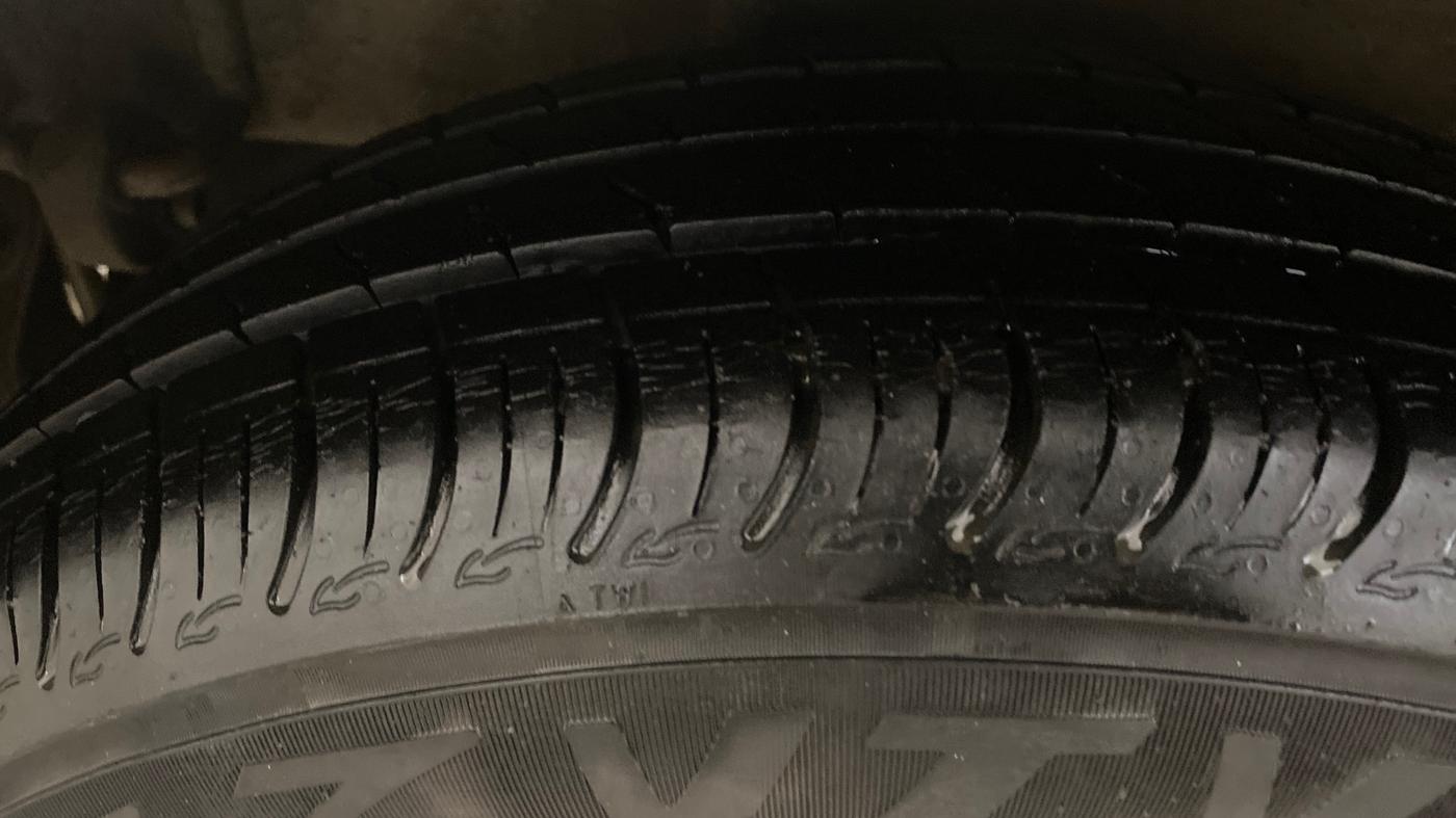 2015 Maruti Celerio VXI AMT, Petrol, Automatic, 1,43,078 km, Right Rear Tyre Tread