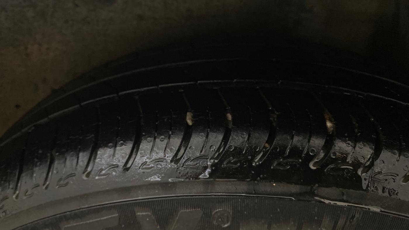2015 Maruti Celerio VXI AMT, Petrol, Automatic, 1,43,078 km, Left Rear Tyre Tread