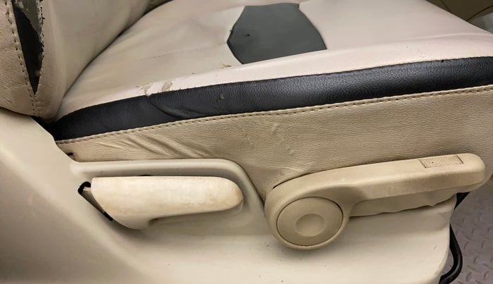 2013 Maruti Ertiga ZXI, Petrol, Manual, 56,469 km, Driver Side Adjustment Panel