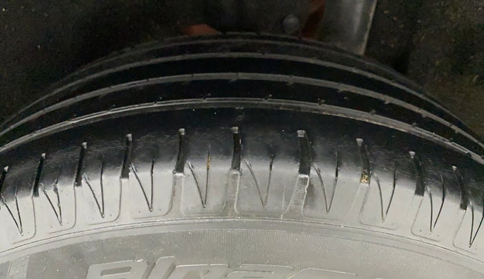 2018 Maruti Vitara Brezza ZDI PLUS, Diesel, Manual, 40,190 km, Left Rear Tyre Tread
