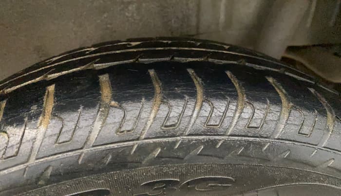2015 Maruti Wagon R 1.0 VXI, Petrol, Manual, 61,474 km, Left Rear Tyre Tread