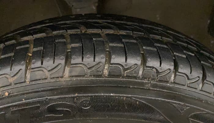 2015 Maruti Wagon R 1.0 VXI, Petrol, Manual, 61,474 km, Right Front Tyre Tread