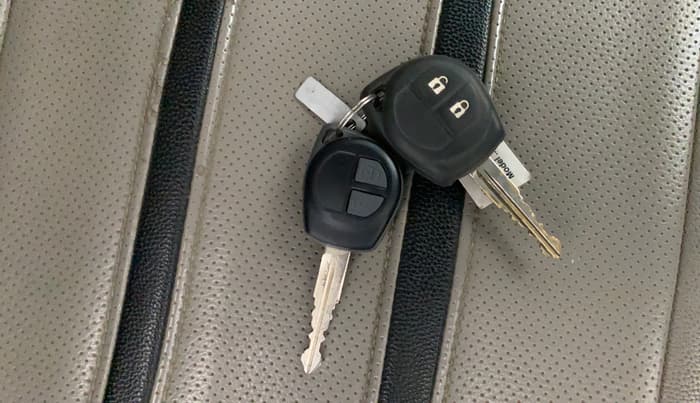2015 Maruti Wagon R 1.0 VXI, Petrol, Manual, 61,474 km, Key Close Up