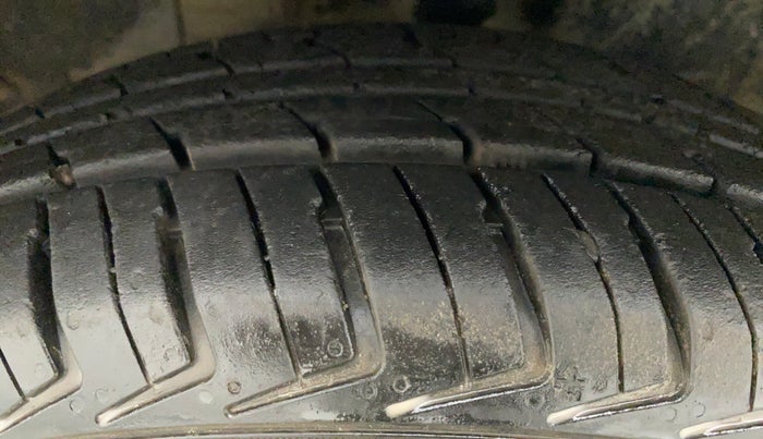 2018 Datsun Redi Go A, Petrol, Manual, 66,486 km, Left Front Tyre Tread