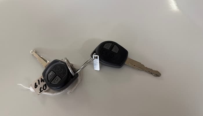 2017 Maruti Dzire VXI, Petrol, Manual, 55,299 km, Key Close Up