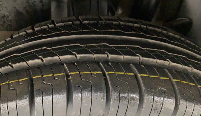 2018 Maruti Swift ZXI PLUS, Petrol, Manual, 64,747 km, Left Rear Tyre Tread