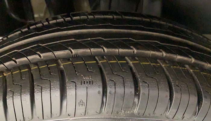 2018 Maruti Swift ZXI PLUS, Petrol, Manual, 64,747 km, Right Rear Tyre Tread