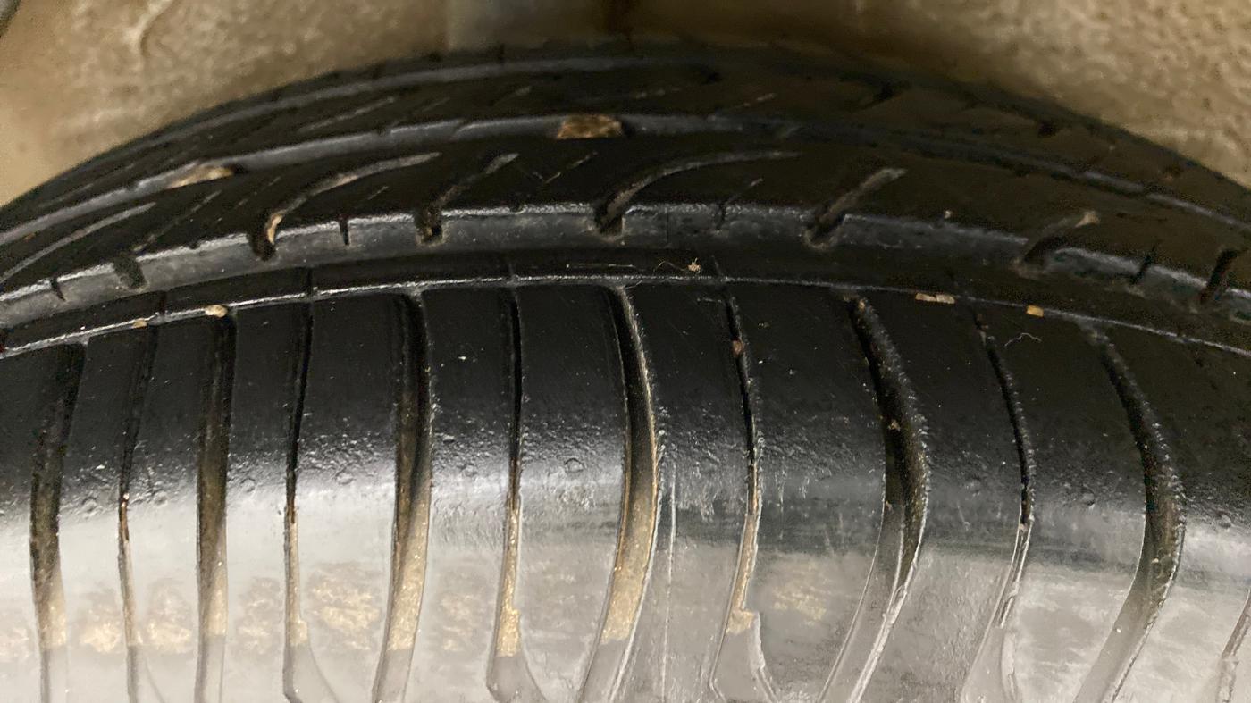 2010 Maruti Ritz ZXI, Petrol, Manual, 47,698 km, Right Rear Tyre Tread