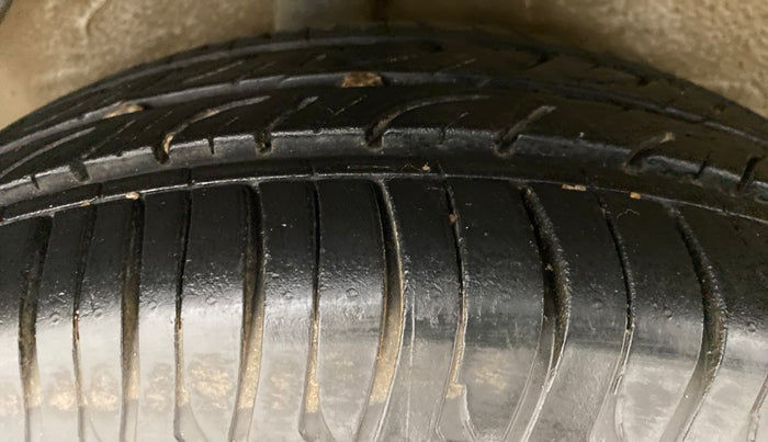 2010 Maruti Ritz ZXI, Petrol, Manual, 47,698 km, Right Rear Tyre Tread