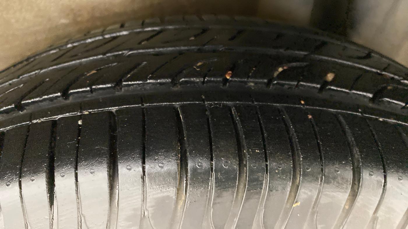2010 Maruti Ritz ZXI, Petrol, Manual, 47,698 km, Left Rear Tyre Tread