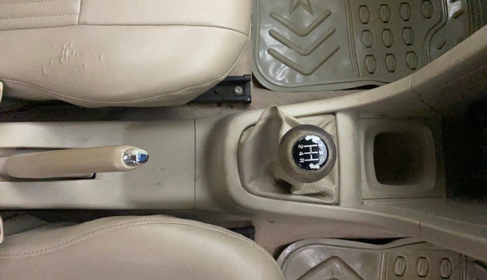 2015 Maruti Swift Dzire ZXI, Petrol, Manual, 1,05,566 km, Gear Lever