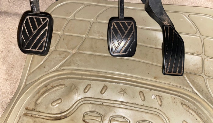 2015 Maruti Swift Dzire ZXI, Petrol, Manual, 1,05,566 km, Pedals