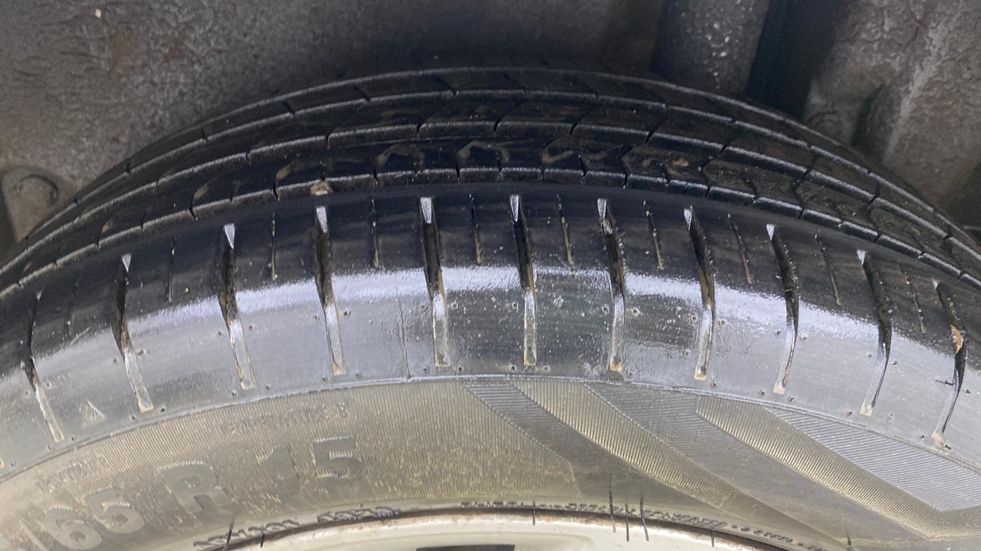 2017 Maruti Swift ZDI, Diesel, Manual, 79,848 km, Left Rear Tyre Tread