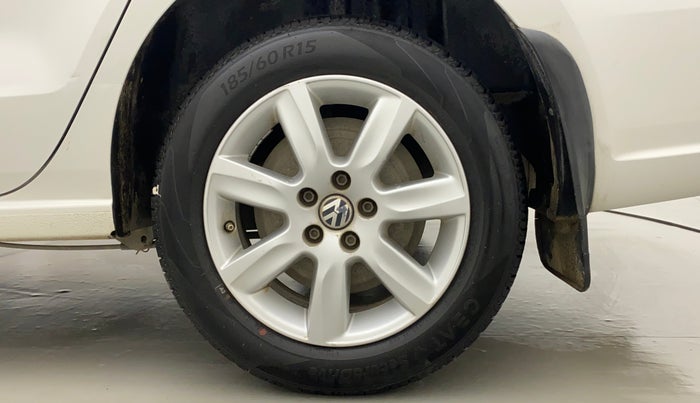 2011 Volkswagen Vento HIGHLINE PETROL AT, Petrol, Automatic, 60,391 km, Left Rear Wheel