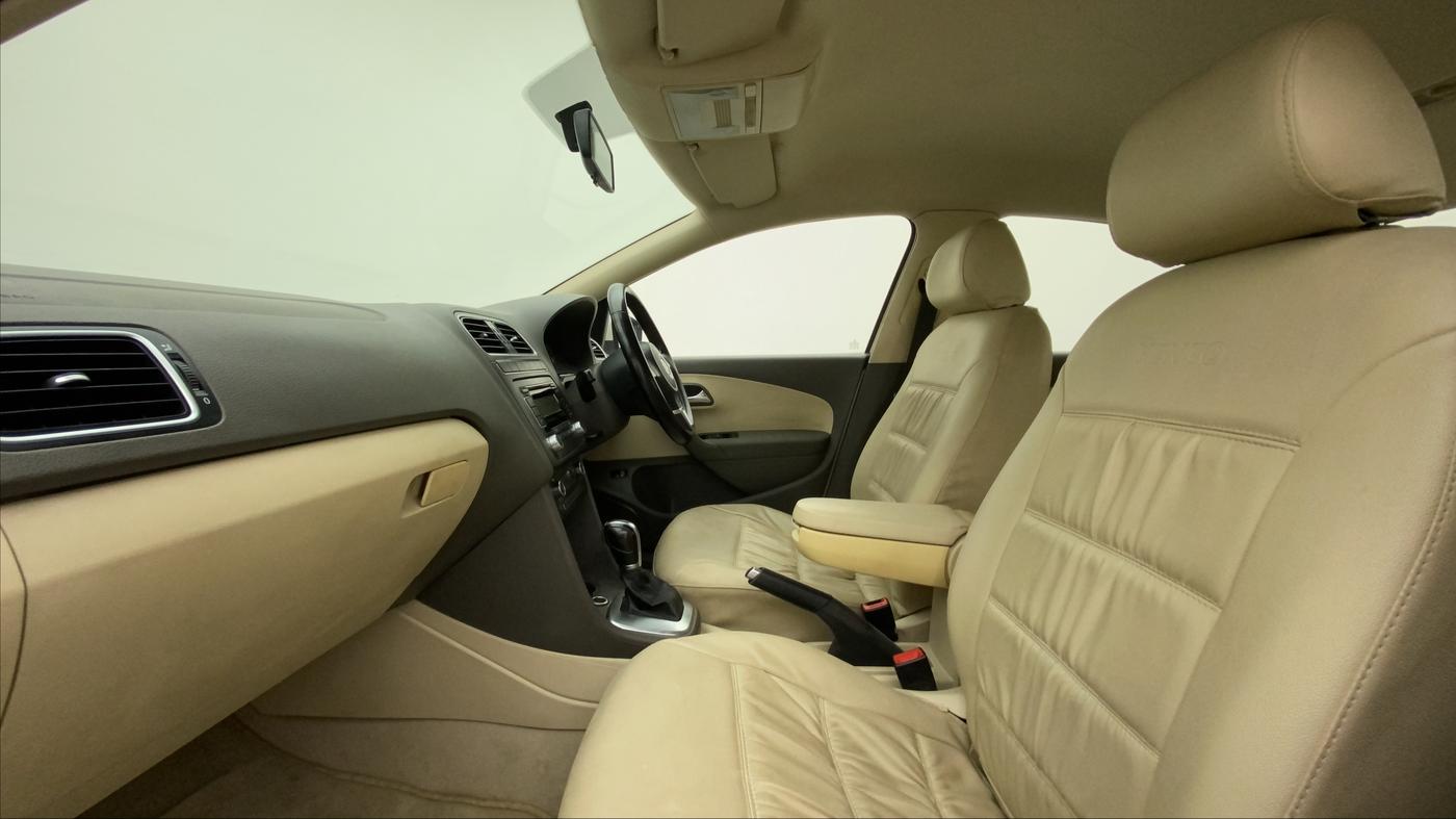 2011 Volkswagen Vento HIGHLINE PETROL AT, Petrol, Automatic, 60,391 km, Right Side Front Door Cabin