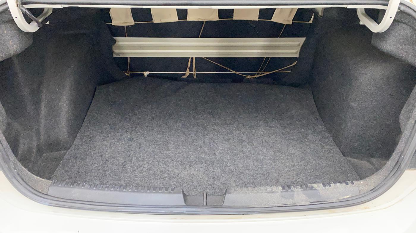2011 Volkswagen Vento HIGHLINE PETROL AT, Petrol, Automatic, 60,391 km, Boot Inside