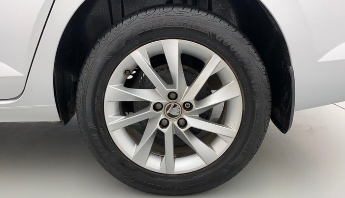 2022 Skoda SLAVIA AMBITION 1.0L TSI MT, Petrol, Manual, 7,270 km, Left Rear Wheel