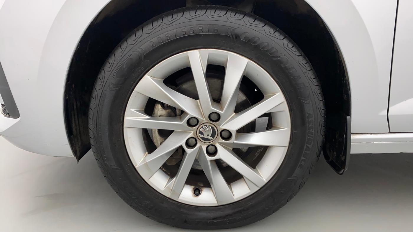 2022 Skoda SLAVIA AMBITION 1.0L TSI MT, Petrol, Manual, 7,270 km, Left Front Wheel