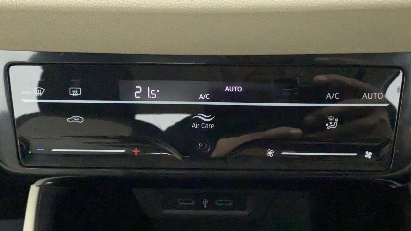 2022 Skoda SLAVIA AMBITION 1.0L TSI MT, Petrol, Manual, 7,270 km, Automatic Climate Control