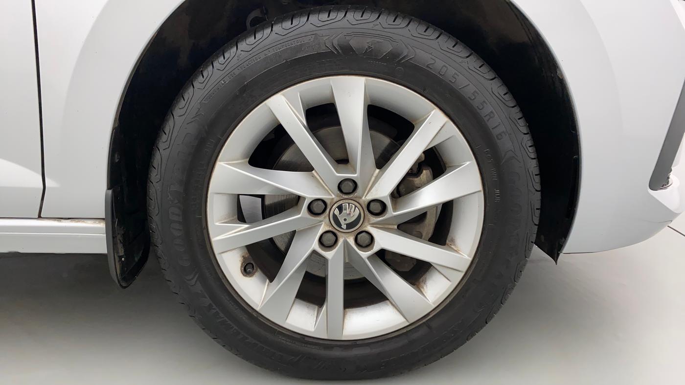2022 Skoda SLAVIA AMBITION 1.0L TSI MT, Petrol, Manual, 7,270 km, Right Front Wheel