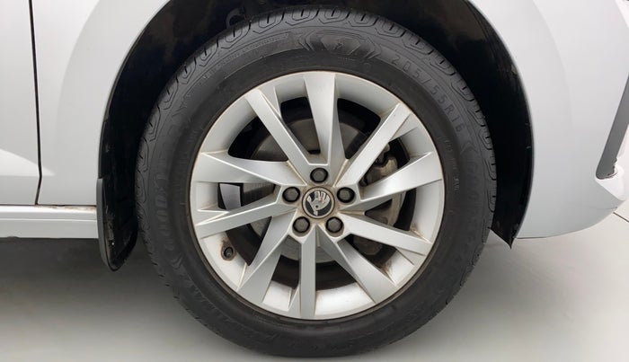 2022 Skoda SLAVIA AMBITION 1.0L TSI MT, Petrol, Manual, 7,270 km, Right Front Wheel