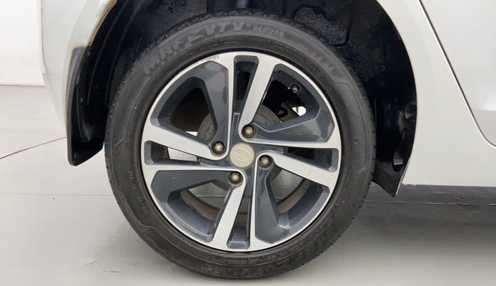 2020 Tata ALTROZ XZ 1.2, Petrol, Manual, 27,000 km, Right Rear Wheel