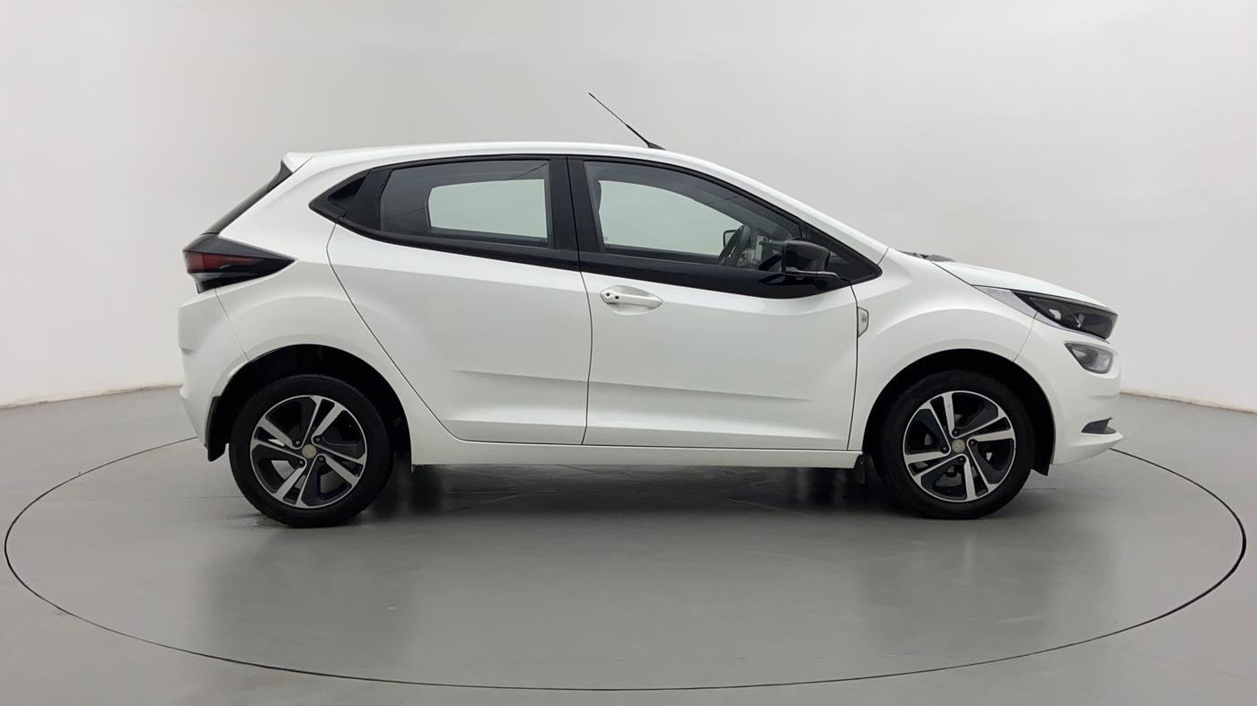 2020 Tata ALTROZ XZ 1.2, Petrol, Manual, 27,000 km, Right Side