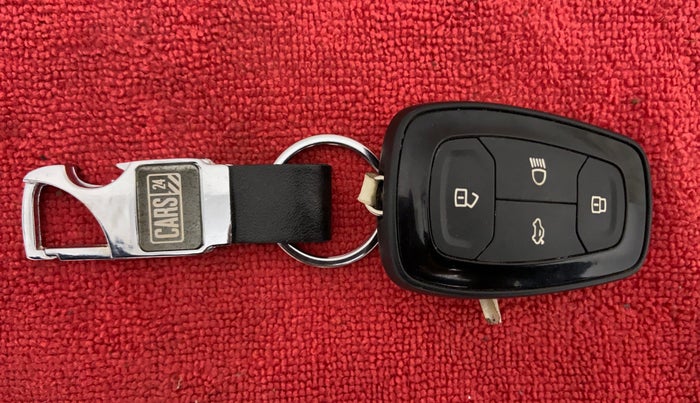 2020 Tata ALTROZ XZ 1.2, Petrol, Manual, 27,000 km, Key Close Up