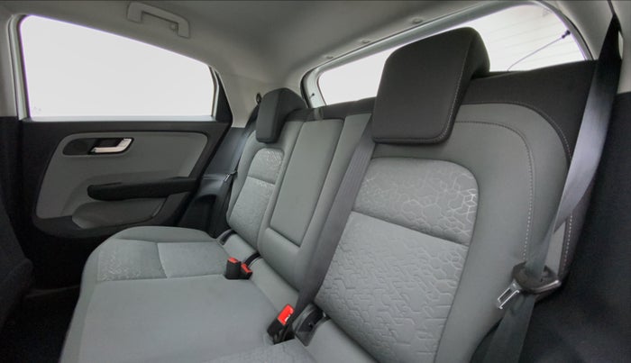 2020 Tata ALTROZ XZ 1.2, Petrol, Manual, 27,000 km, Right Side Rear Door Cabin