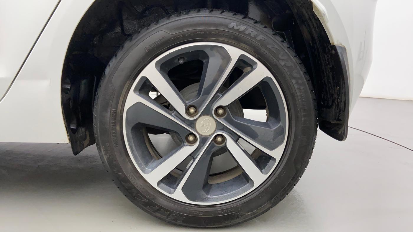 2020 Tata ALTROZ XZ 1.2, Petrol, Manual, 27,000 km, Left Rear Wheel