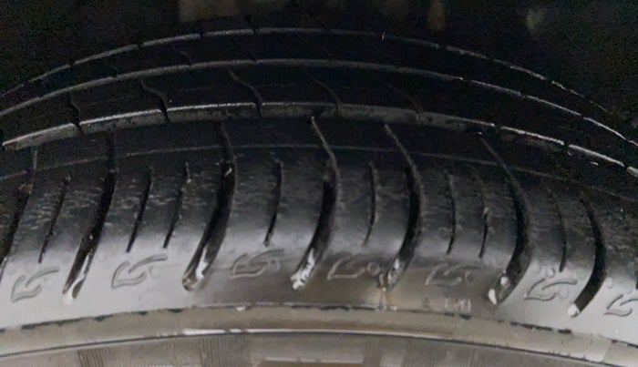 2020 Tata ALTROZ XZ 1.2, Petrol, Manual, 27,000 km, Right Front Tyre Tread