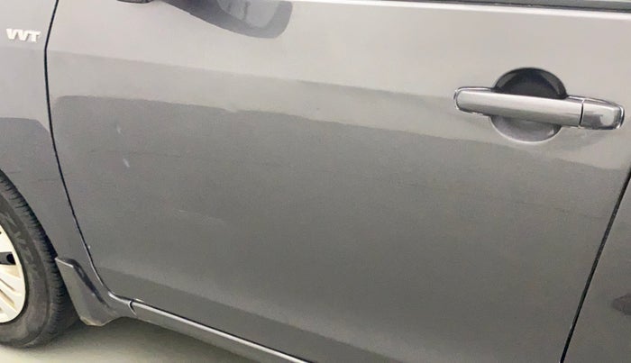 2013 Maruti Ertiga VXI, Petrol, Manual, 55,773 km, Front passenger door - Slightly dented