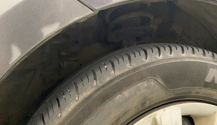 2013 Maruti Ertiga VXI, Petrol, Manual, 55,773 km, Left fender - Lining loose
