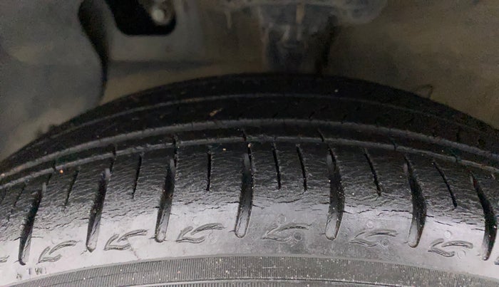 2020 Hyundai GRAND I10 NIOS ASTA AMT 1.2 KAPPA VTVT, Petrol, Automatic, 30,197 km, Left Front Tyre Tread