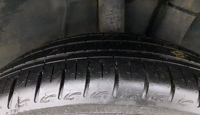 2020 Hyundai GRAND I10 NIOS ASTA AMT 1.2 KAPPA VTVT, Petrol, Automatic, 30,197 km, Left Rear Tyre Tread