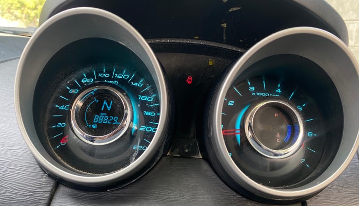 2017 Mahindra XUV500 W6, Diesel, Manual, 88,820 km, Odometer Image