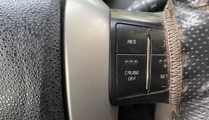 2017 Mahindra XUV500 W6, Diesel, Manual, 88,820 km, Adaptive Cruise Control