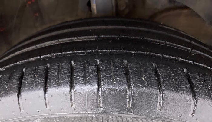 2018 Maruti Baleno ZETA PETROL 1.2, Petrol, Manual, 59,163 km, Right Front Tyre Tread