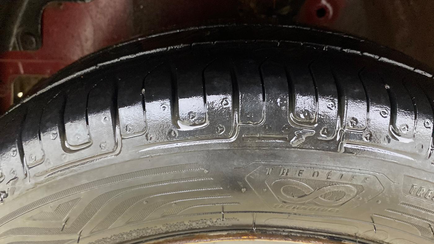 2017 Hyundai Eon ERA +, Petrol, Manual, 55,650 km, Left Front Tyre Tread
