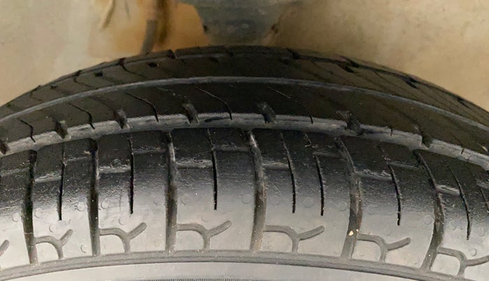 2014 Maruti Alto 800 LXI, Petrol, Manual, 47,795 km, Right Front Tyre Tread