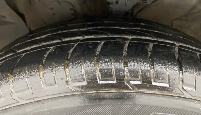 2017 Hyundai Creta SX PLUS AT 1.6 PETROL, Petrol, Automatic, 73,735 km, Left Front Tyre Tread