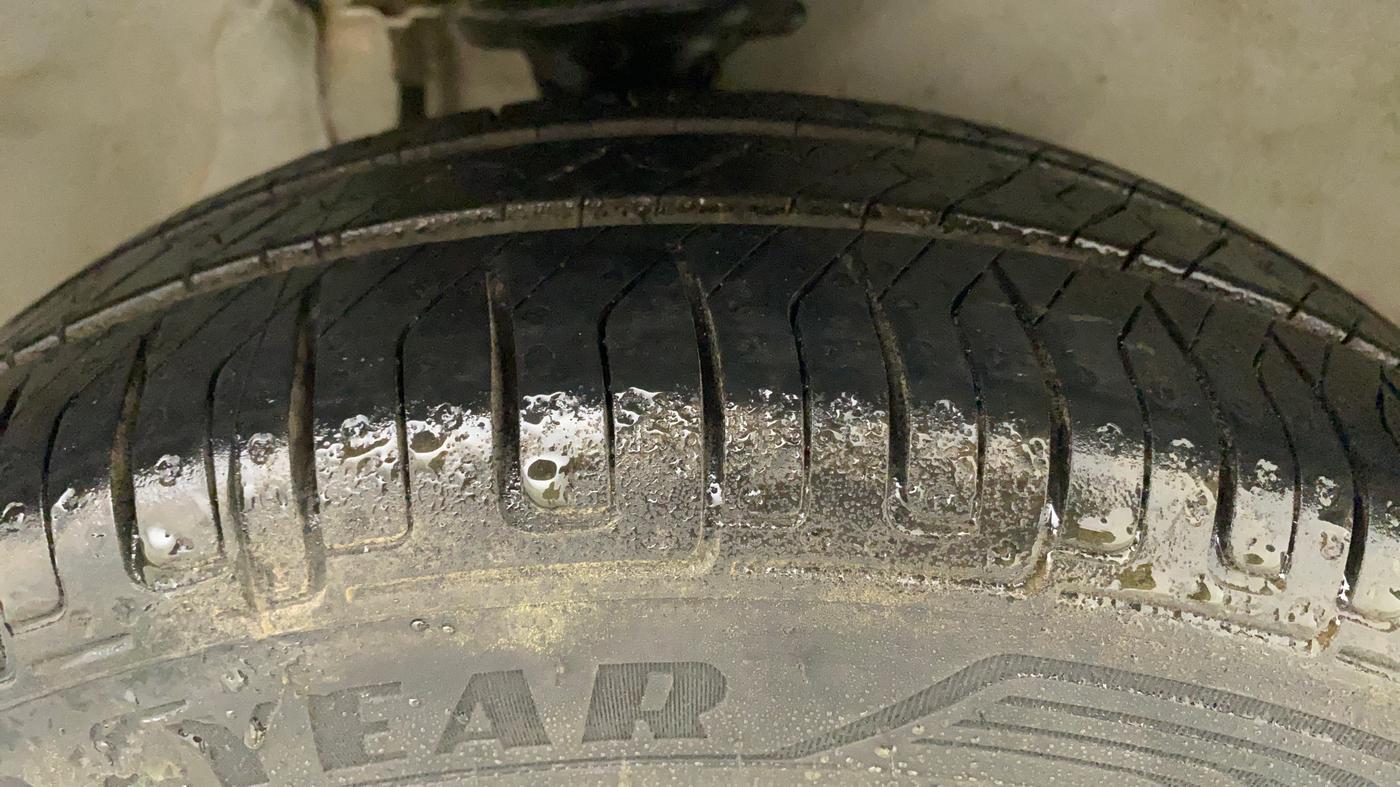 2016 Maruti Alto K10 VXI, CNG, Manual, 78,597 km, Right Front Tyre Tread
