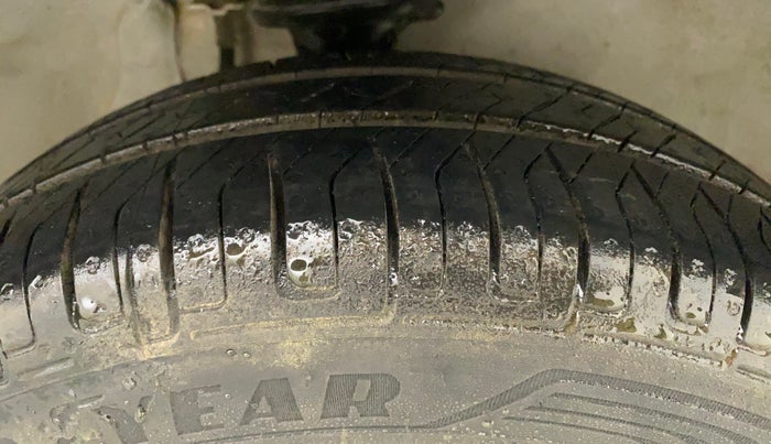 2016 Maruti Alto K10 VXI, CNG, Manual, 78,597 km, Right Front Tyre Tread