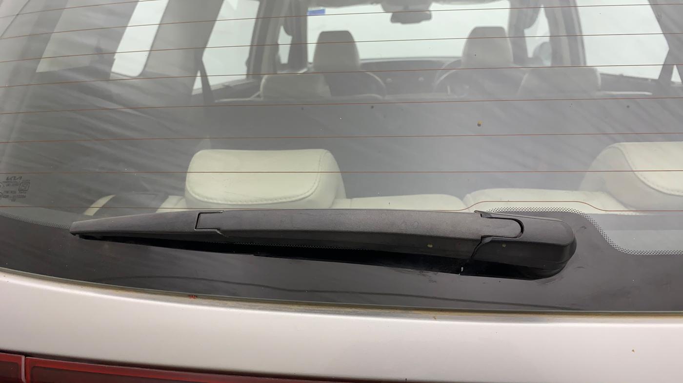 2023 KIA CARENS LUXURY 1.5 TURBO PETROL IMT 7 STR, Petrol, Manual, 60,141 km, Rear Wiper